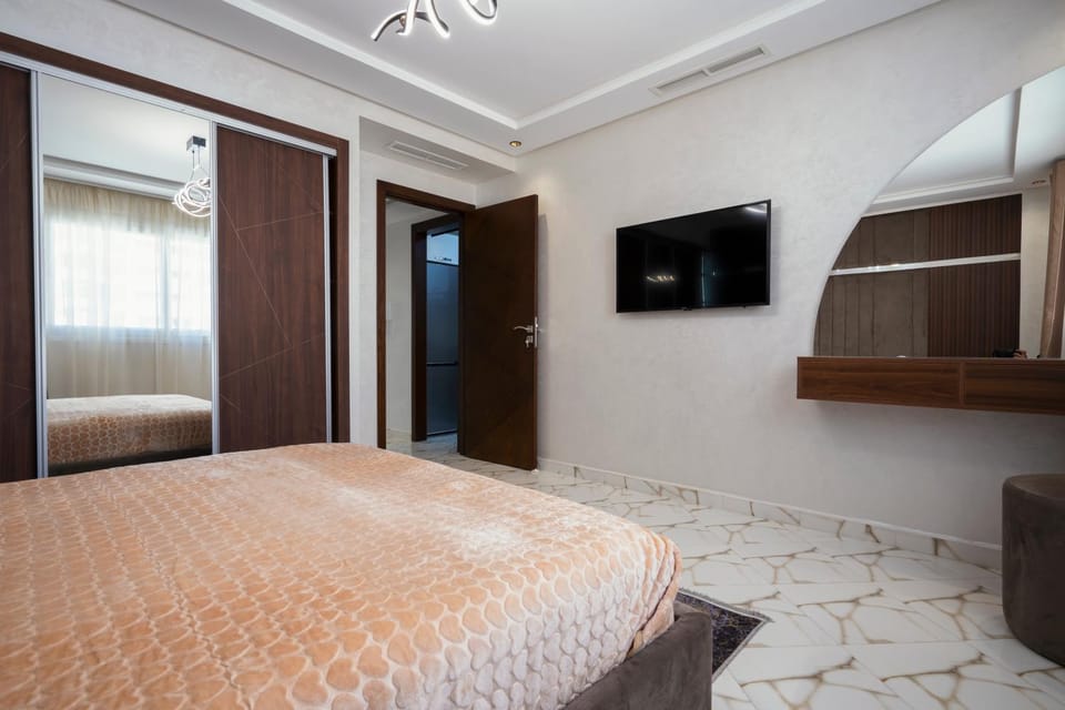 Communal lounge/ TV room, Bed, TV and multimedia, Photo of the whole room, Evening entertainment, Bedroom