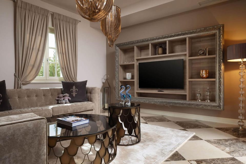 Communal lounge/ TV room, Living room