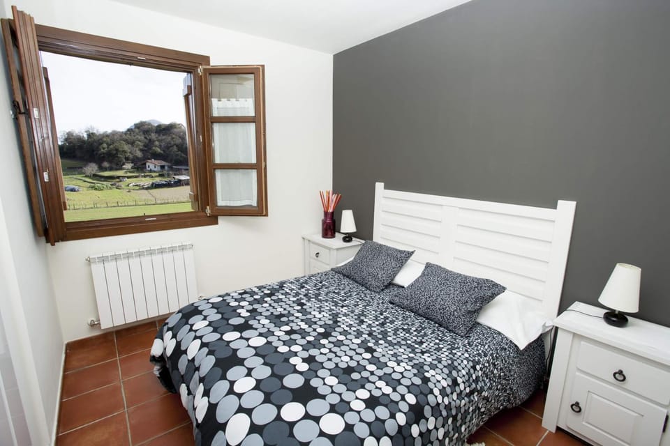 Casa rural Urederra 1 y 2, en Baquedano, donde inicia la ruta del Nacedero del Urederra House in Basque Country