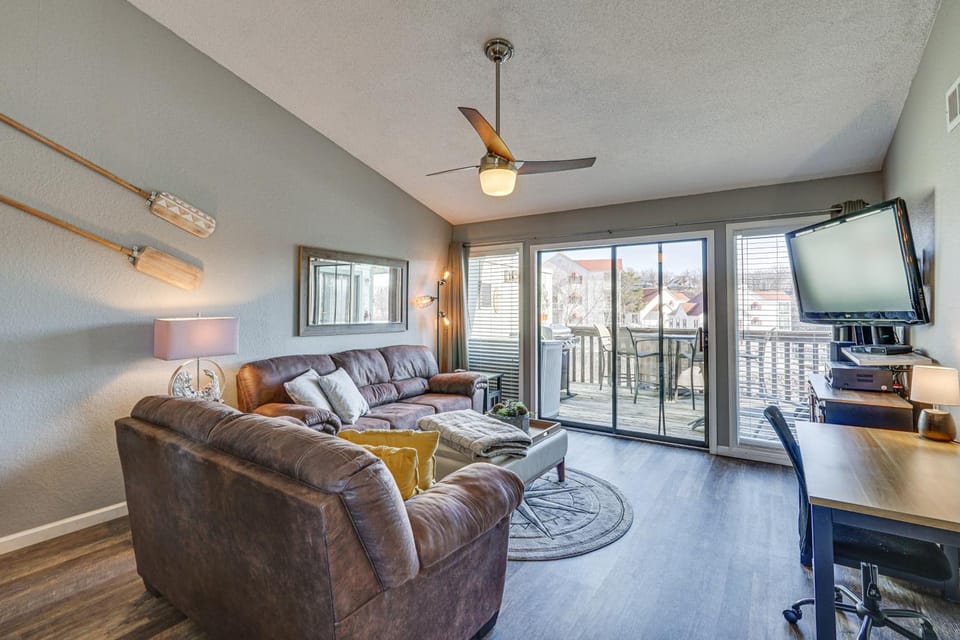 Village of Four Seasons Lake Condo with Pool Access! Apartment in Village Four Seasons