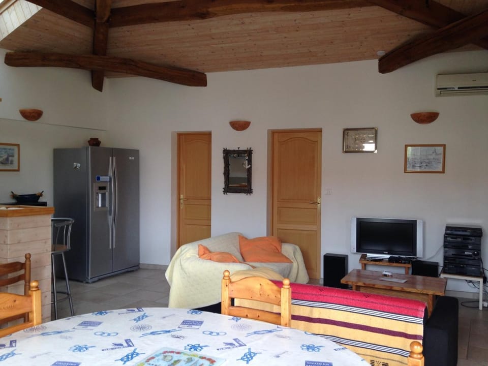 Property building, Living room, Bedroom
