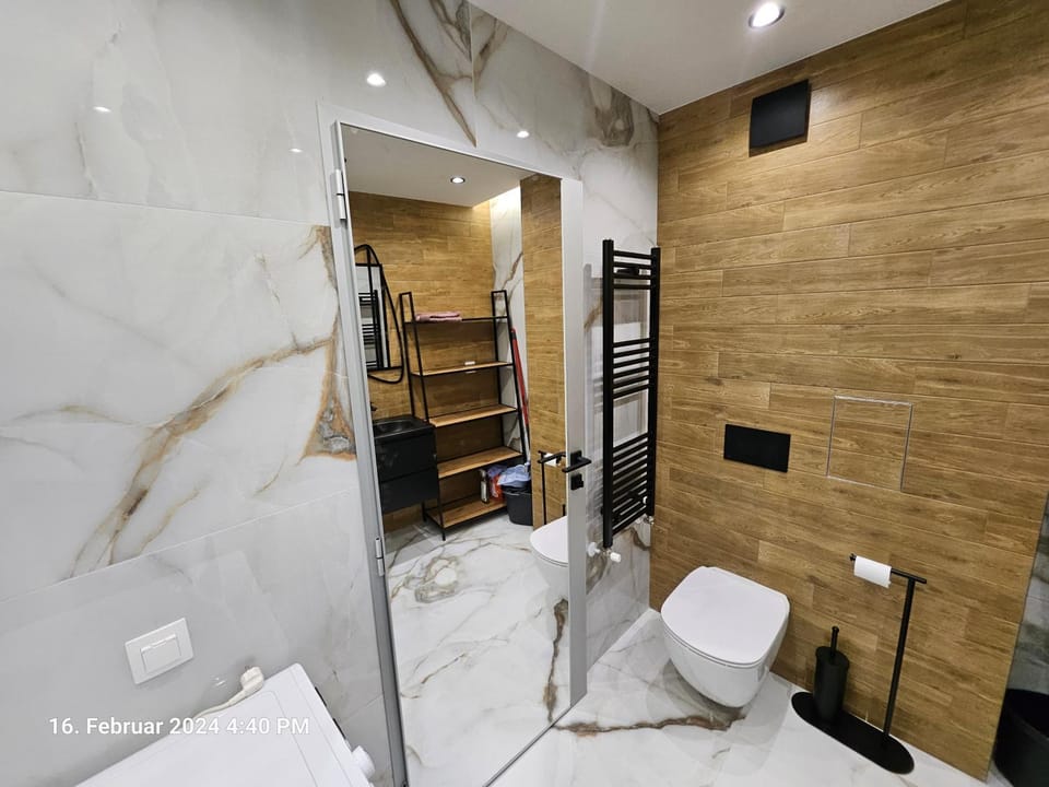 Toilet, Bathroom