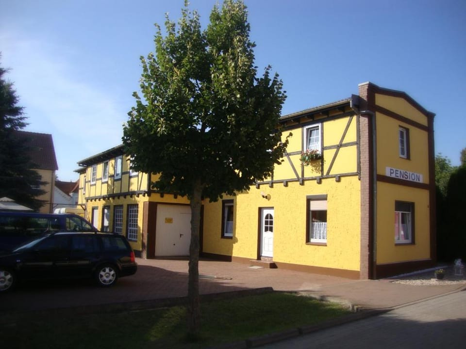 Property building, Street view, Parking