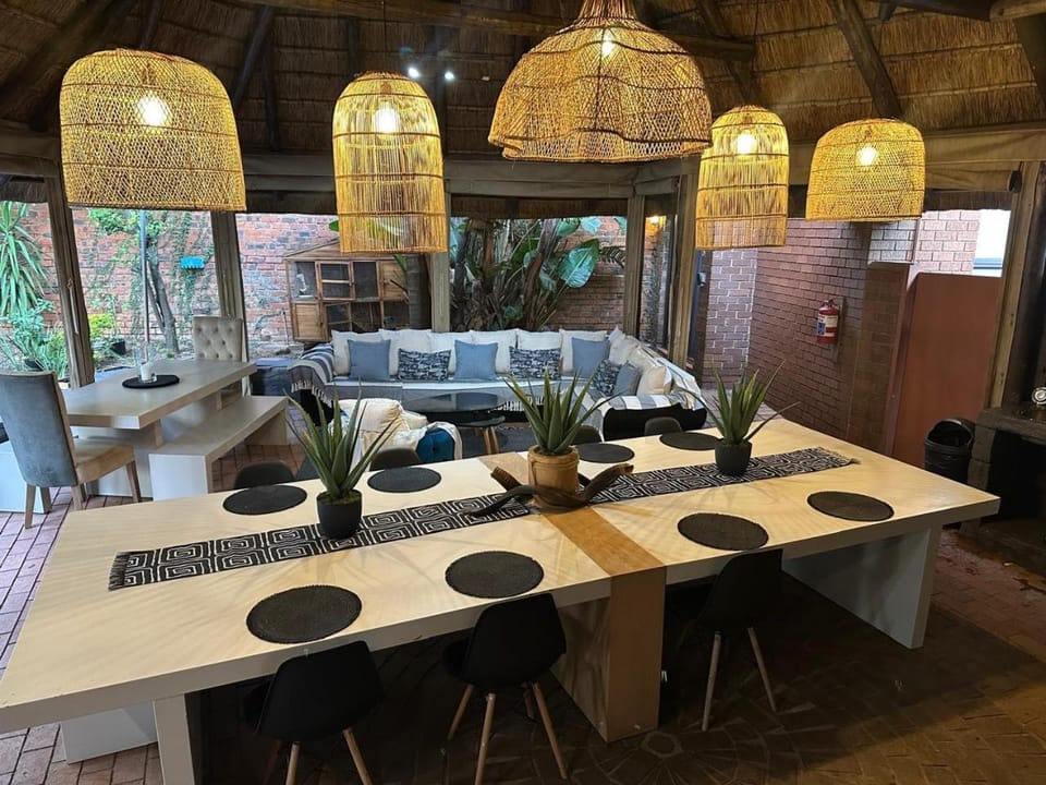 BBQ facilities, Lounge or bar, Seating area, Dining area
