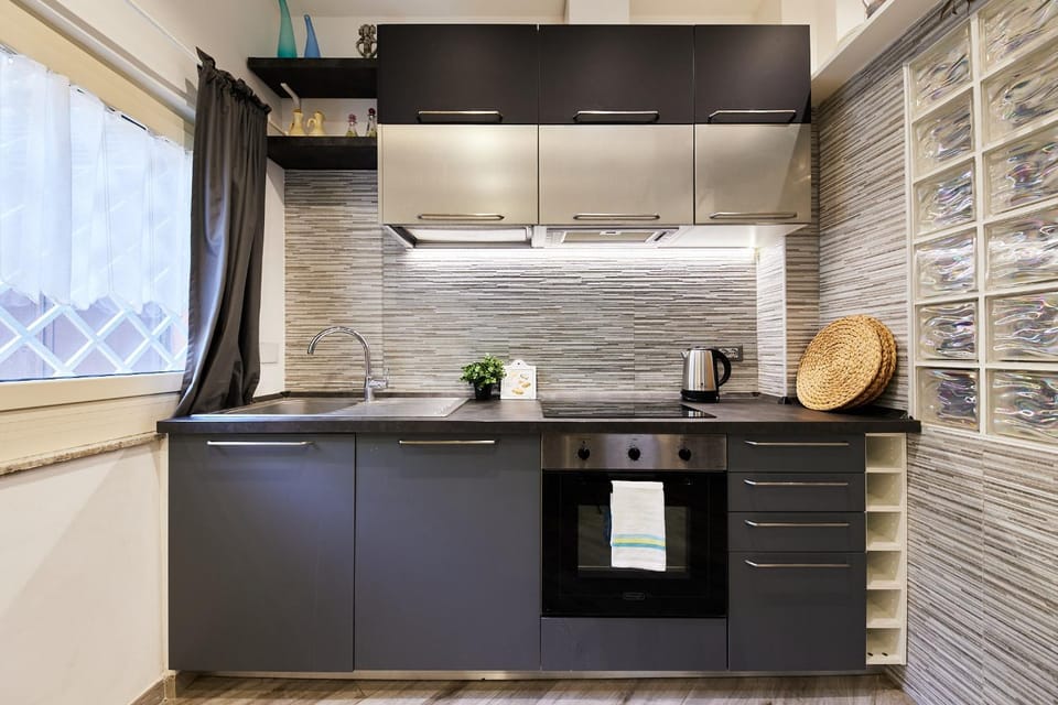 Kitchen or kitchenette, pet friendly, stove