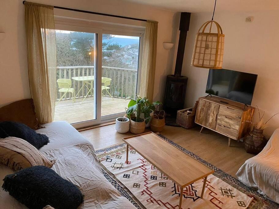 Cliffside 3 Bedroom House with Sea Views Villa in England