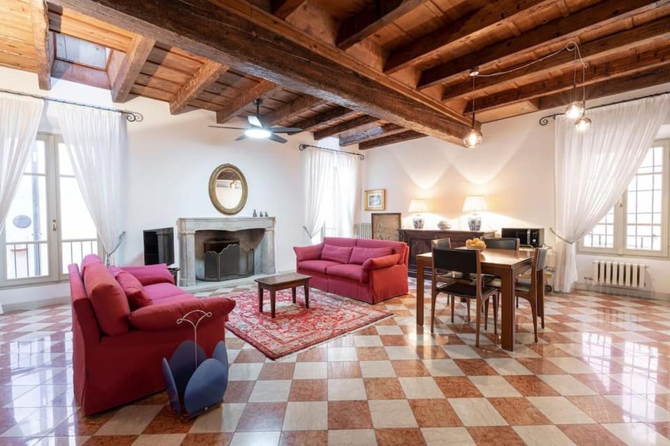 Living room, Dining area