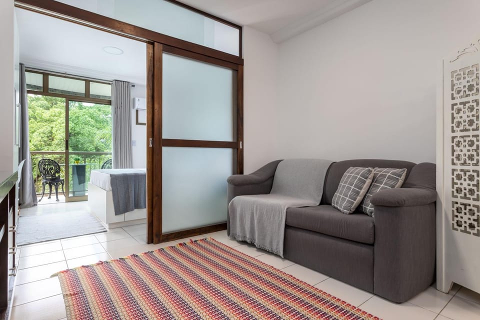 Garden, View (from property/room), Balcony/Terrace, Living room, Bedroom, locker, air conditioner