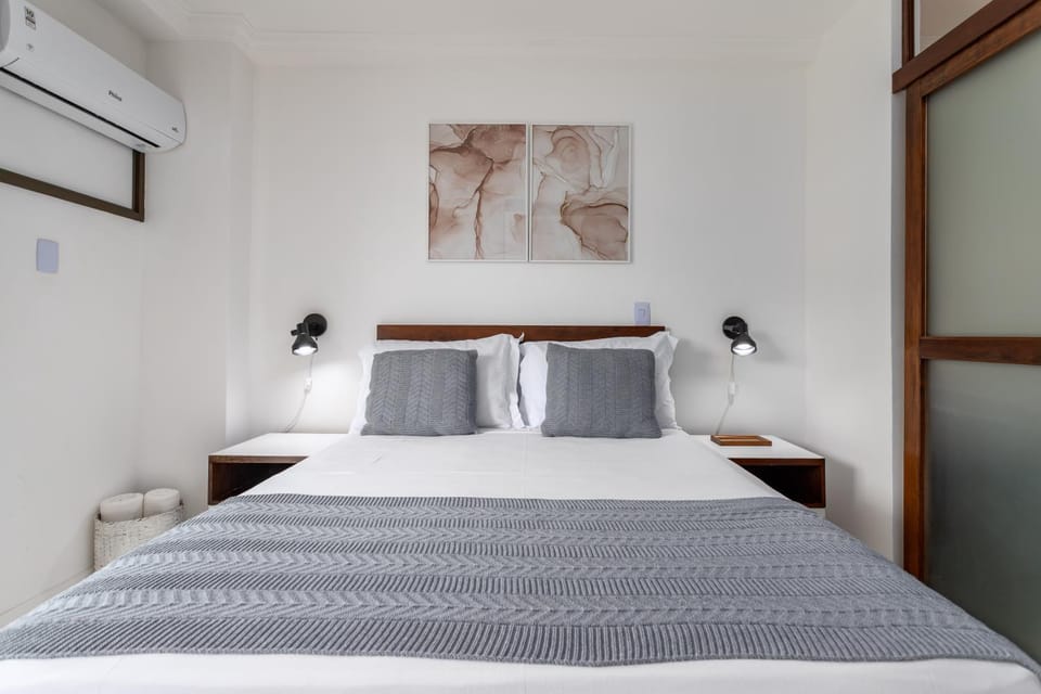 Decorative detail, Bedroom, Guests, Landmark view, furniture, locker, towels, air conditioner