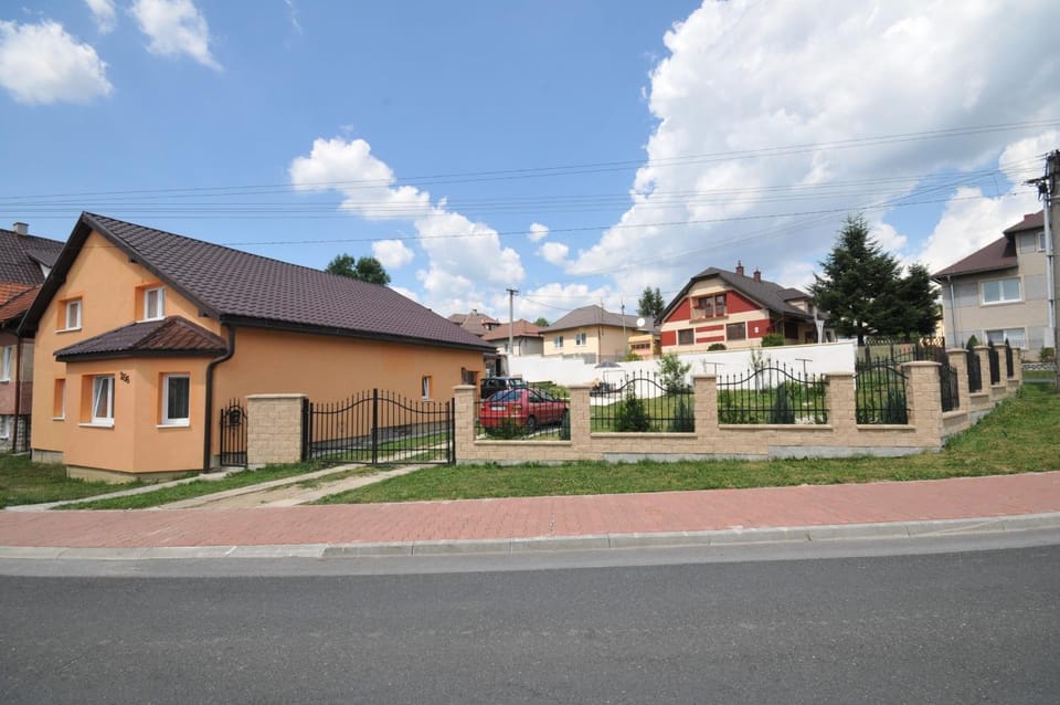 Facade/entrance, Garden, Street view