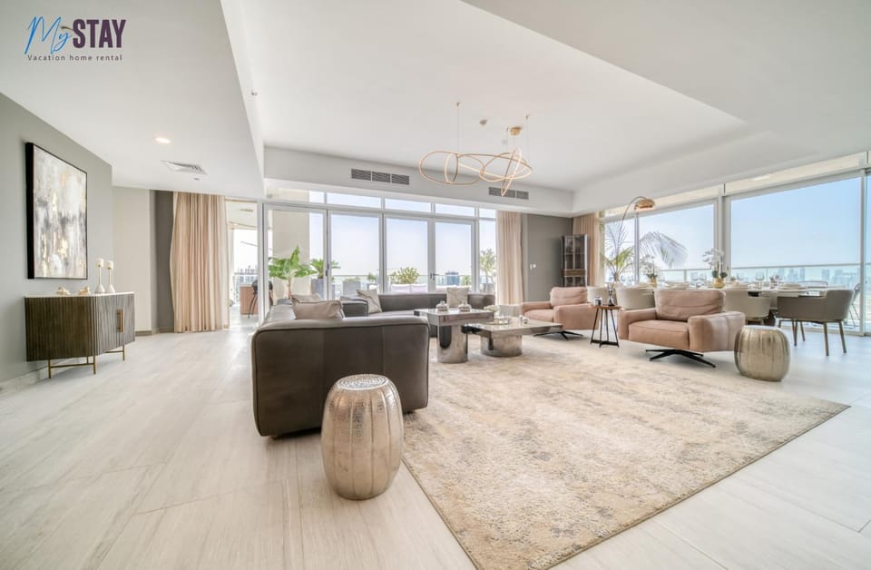 Natural landscape, Living room, Seating area, air conditioner