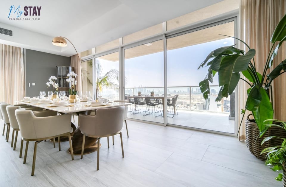 Natural landscape, Activities, View (from property/room), Balcony/Terrace, Living room, Banquet/Function facilities, Seating area, Dining area, City view, VIP, VIP, VIP