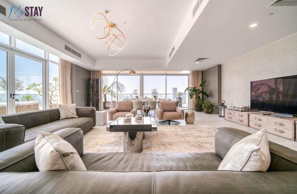 Communal lounge/ TV room, TV and multimedia, Living room, Seating area, Evening entertainment, air conditioner
