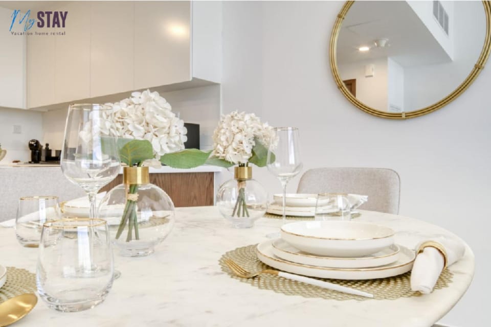 Food close-up, Dining area