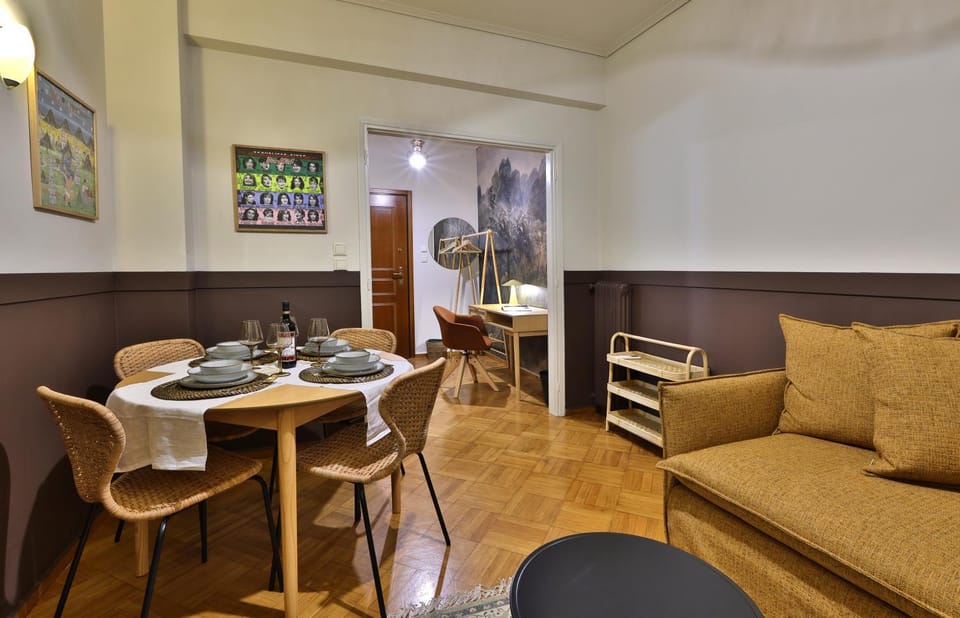 Living room, Seating area, Dining area