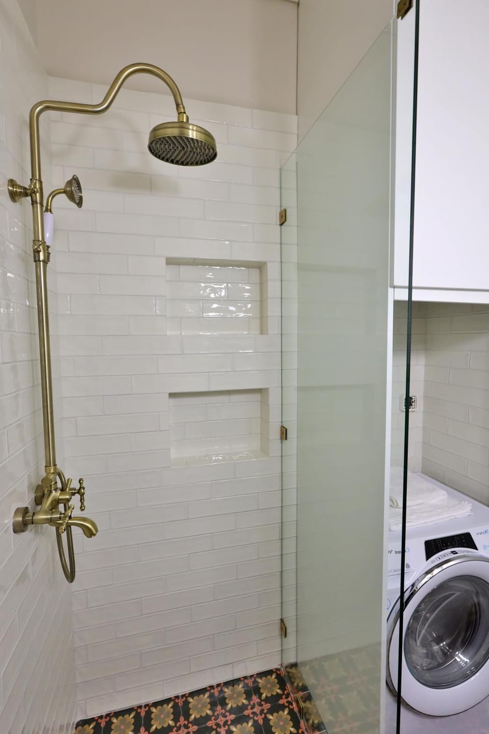 Shower, Bathroom, washing machine, dryer
