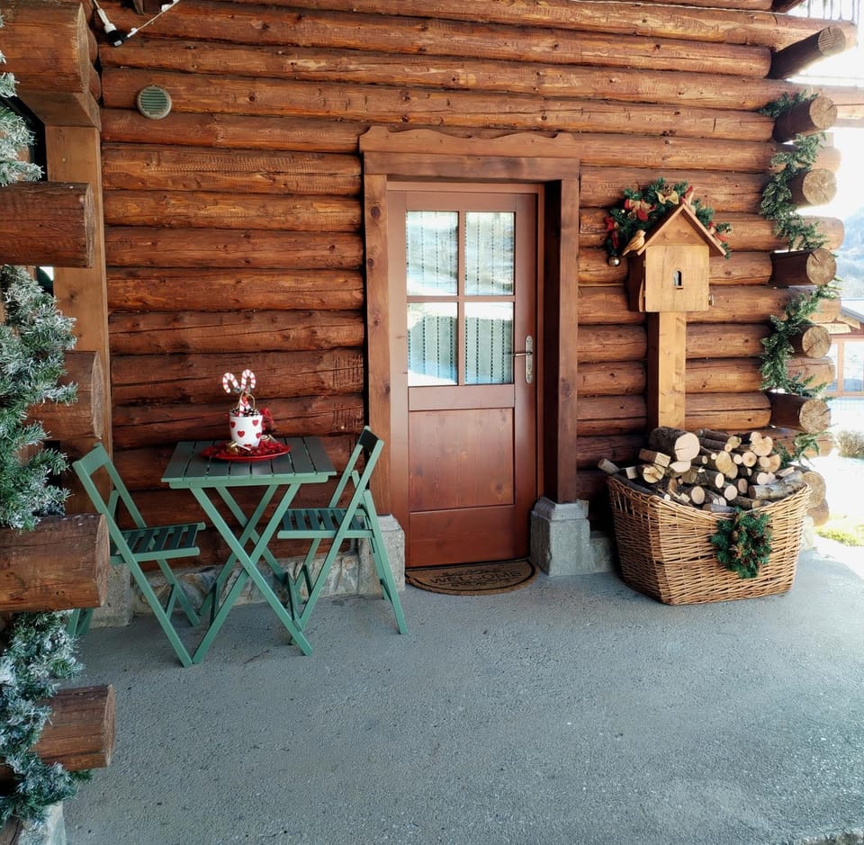 Patio, Dining area