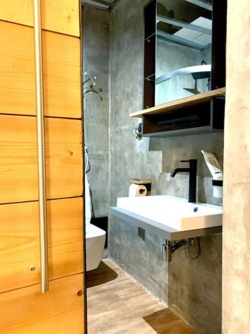 K&H Apartmens Industrial Apartment in South Moravian Region