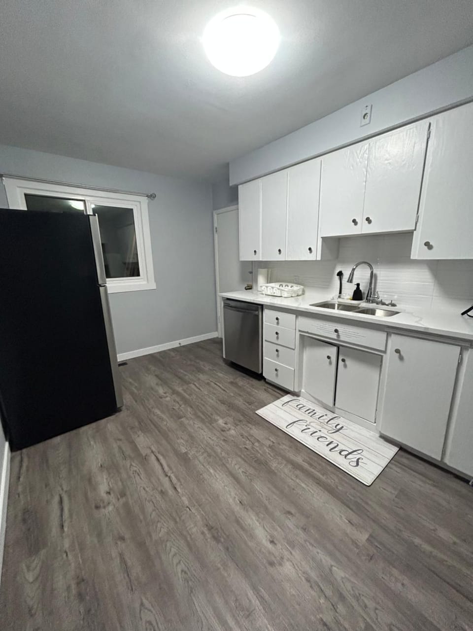 Cute Highland Park Entire Unit A Apartment in Calgary