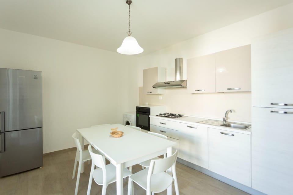 Kitchen or kitchenette, Dining area, pet friendly, washing machine