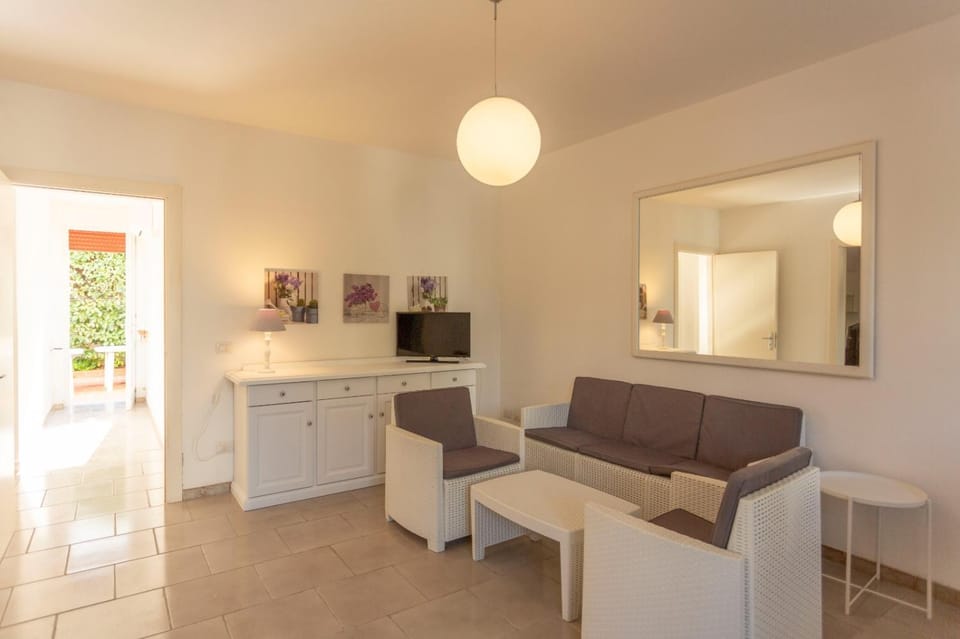 Garden, Living room