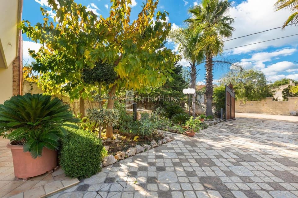 Garden, Garden view
