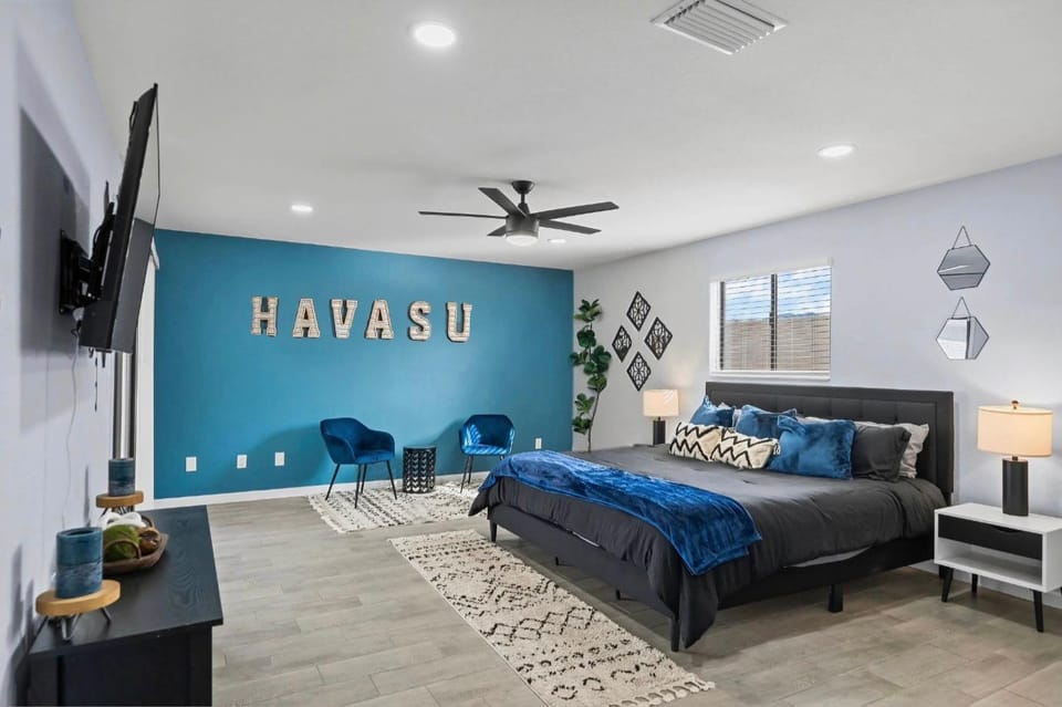 2 Mi to Lake Havasu: Group Oasis w/ Views + Games House in Lake Havasu City