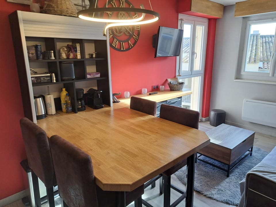 Capri Bali 56, Superb Appart rénové, vue mer, parking, wifi Apartment in Agde