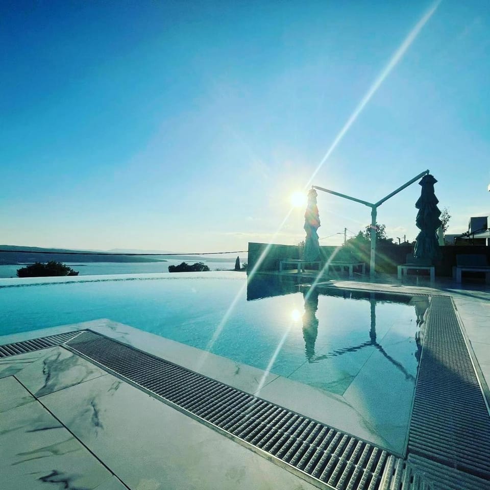 Day, Natural landscape, Pool view, Sea view, Swimming pool, Sunrise, Sunset, sunbed