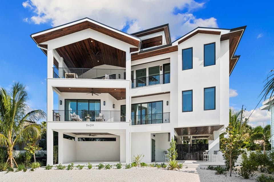 Property building, Day