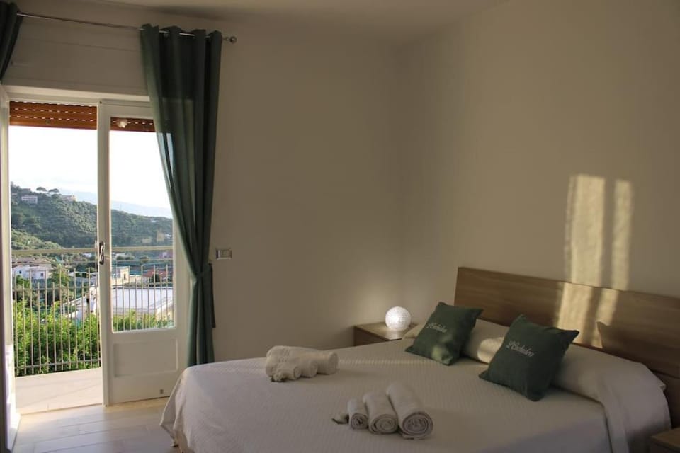 Bed, Natural landscape, View (from property/room), Balcony/Terrace, Bedroom