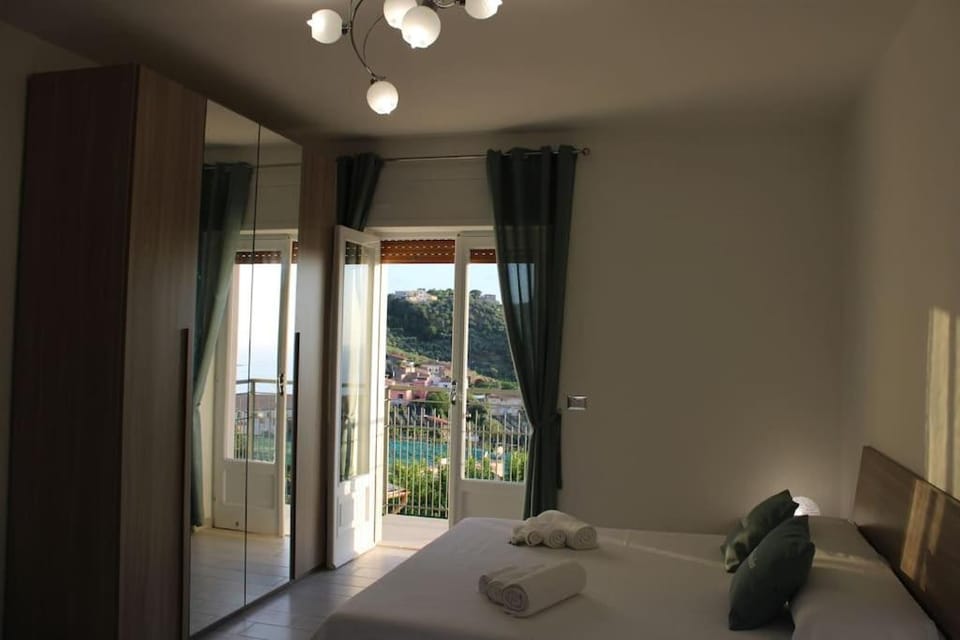 Bed, Natural landscape, View (from property/room), Balcony/Terrace, Bedroom