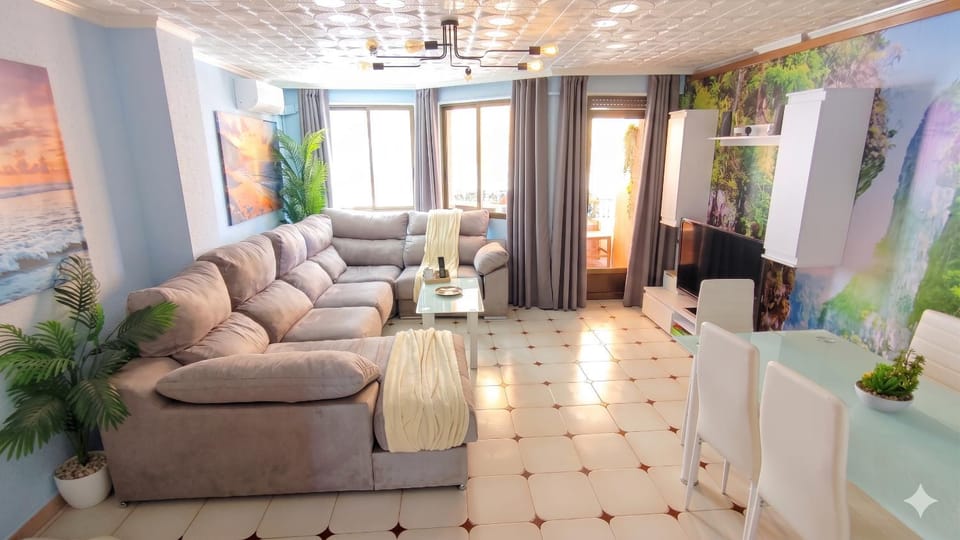TV and multimedia, Living room, Decorative detail, Seating area, Dining area, Entertainment
