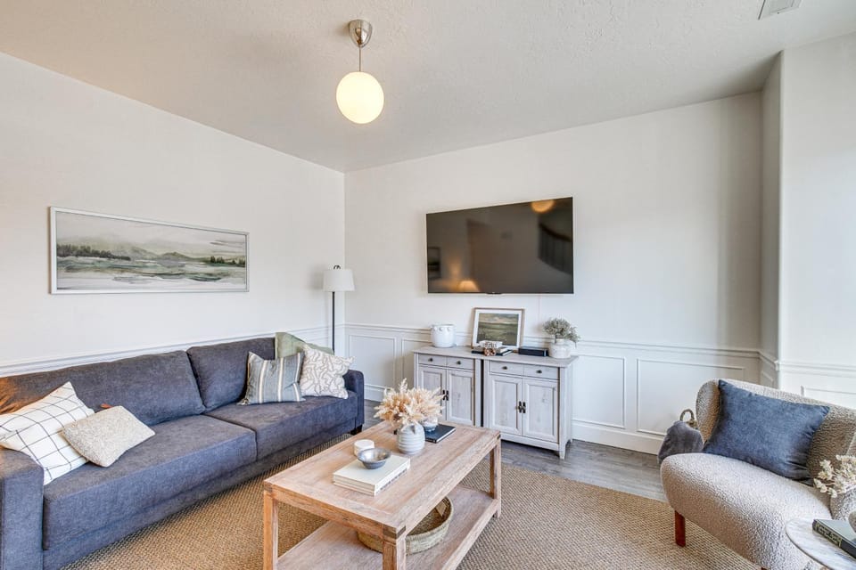 Charming Orem Townhome: 5 Mi to BYU! House in Vineyard