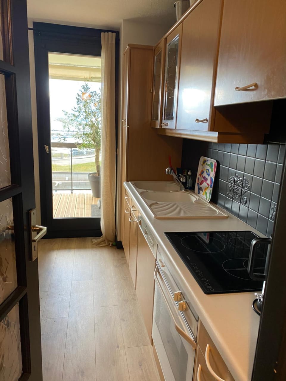 dishwasher, oven, stove, kitchen