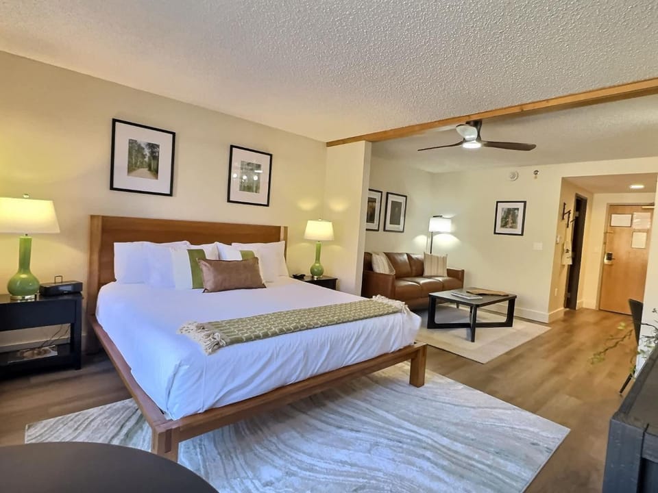 Studio Perfect Location 317 with Pool and Hot Tub House in Colorado