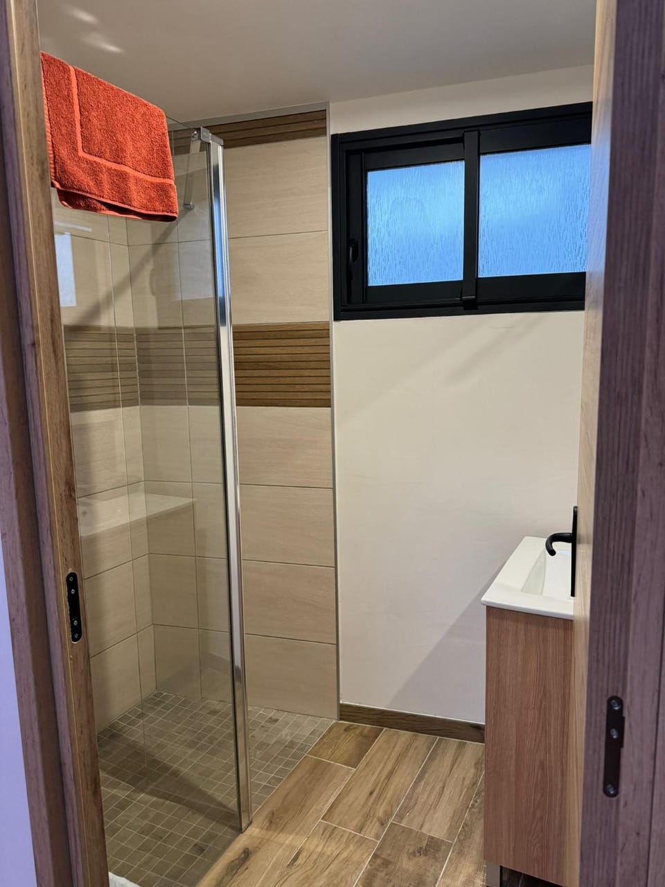 Shower, Bathroom, towels