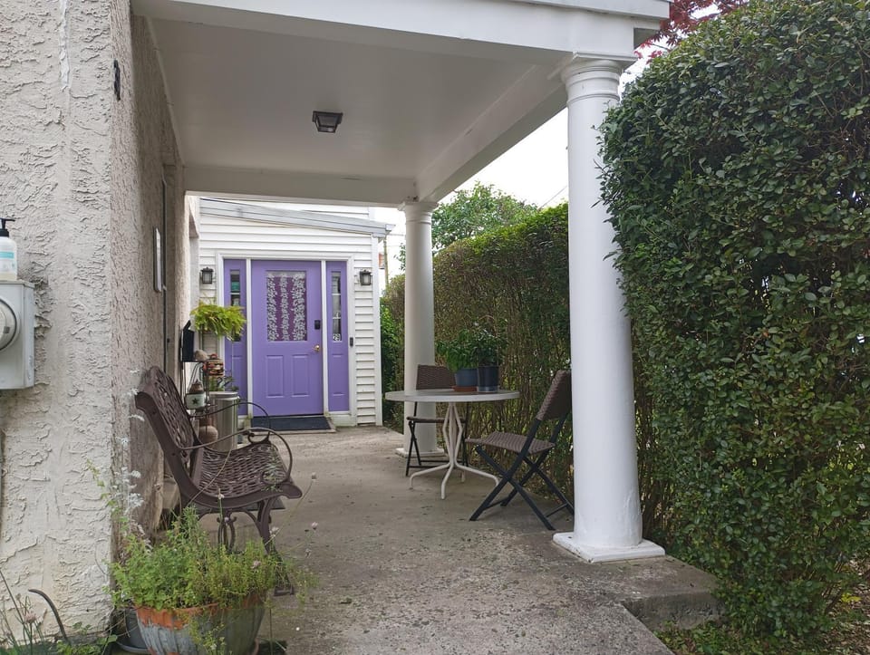 Bryn Mawr Guest Suites Apartment in Bryn Mawr