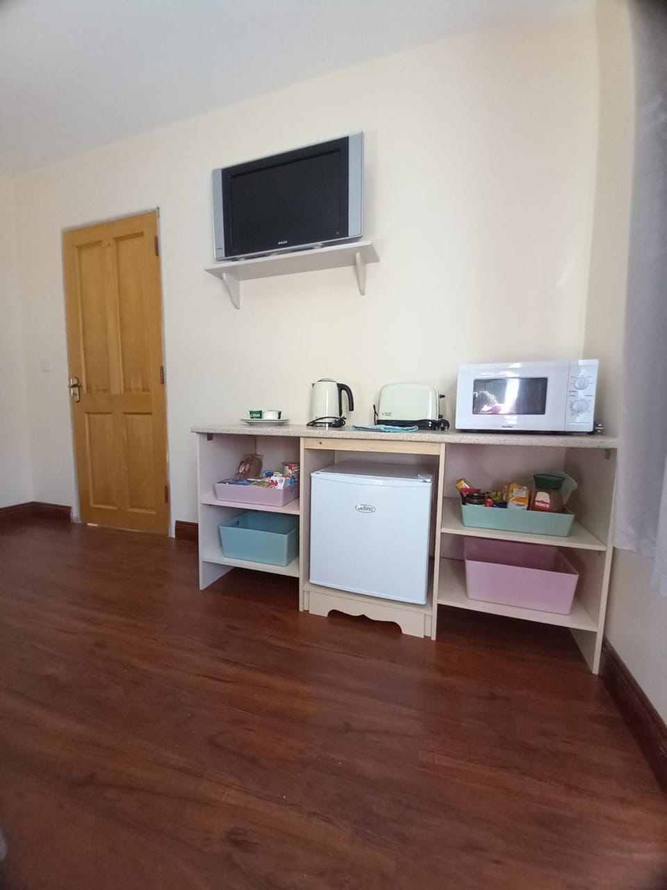 TV and multimedia, Kitchen or kitchenette, minibar, oven