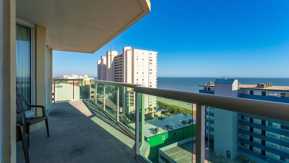 Malibu Pointe 901 2nd row ocean view-Crescent Beach Section House in North Myrtle Beach