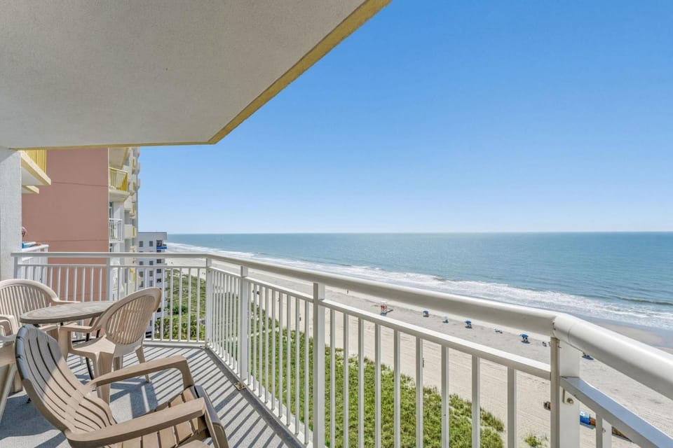 Bay Watch Resort M. 1012-Oceanfront-Crescent Beach Section House in Atlantic Beach