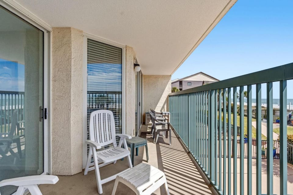 Ashworth 104 - Oceanfront-Ocean Drive Section House in North Myrtle Beach