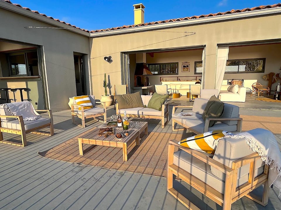 Property building, Patio, Day, View (from property/room), Balcony/Terrace, Dining area