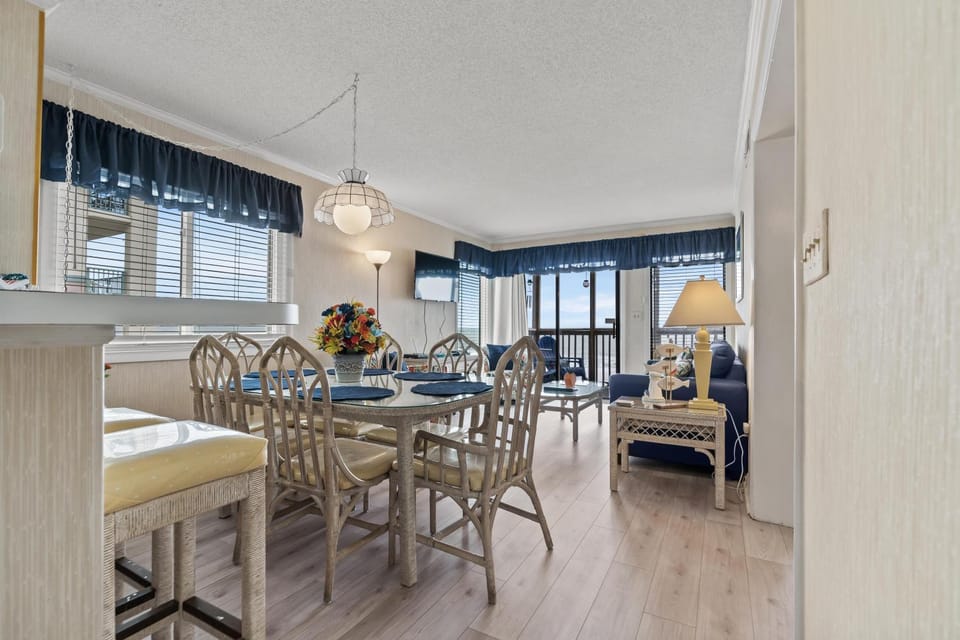 Seascape 308 - Oceanfront - Crescent Beach Section House in North Myrtle Beach