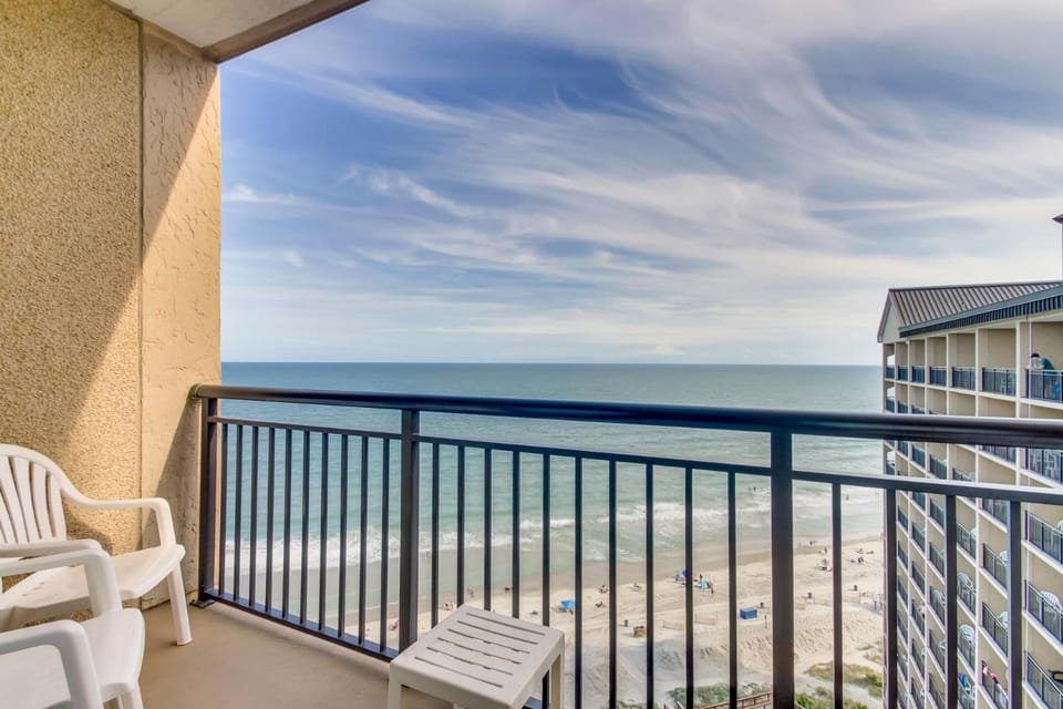 Beach Cove 1615 - Oceanfront - Windy Hill Section House in North Myrtle Beach