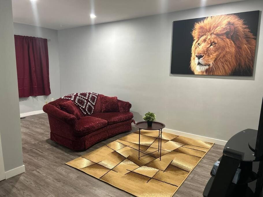 Cute Highland Park Entire Unit B Apartment in Calgary