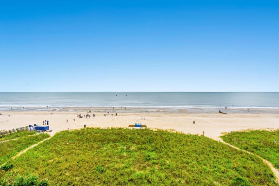 San-A-Bel 212 - Oceanfront - Crescent Beach Section House in Crescent Beach