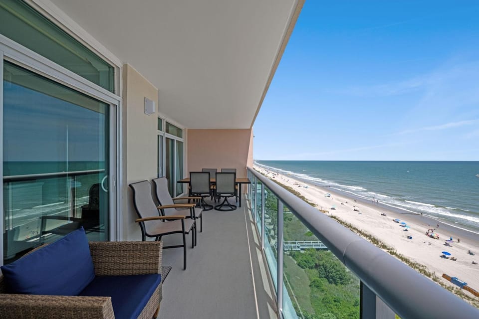 Blue Water Keyes 1003 - Oceanfront - Crescent Beach Section House in North Myrtle Beach