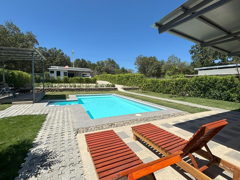 Garden, Swimming pool
