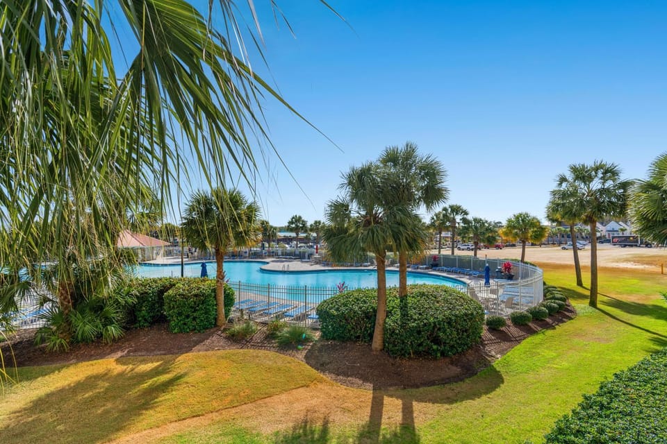 Barefoot Resort - North Tower 206 - Windy Hill House in North Myrtle Beach